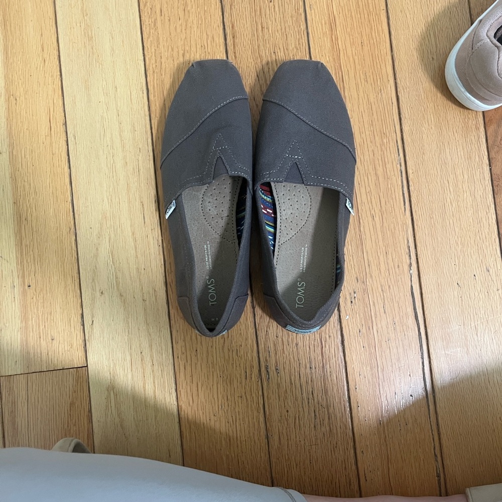 TOMS Women's Slip-On Loafers - Dark Gray Size 8